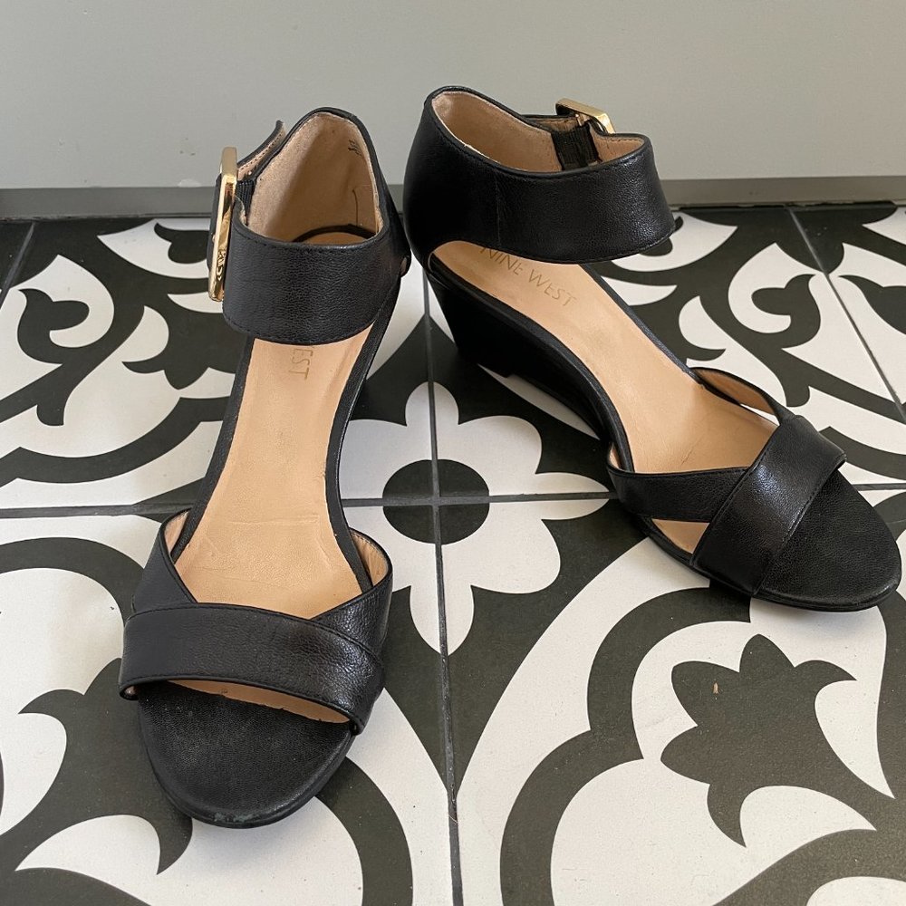 Nine West Black Wedge Sandals Size 6